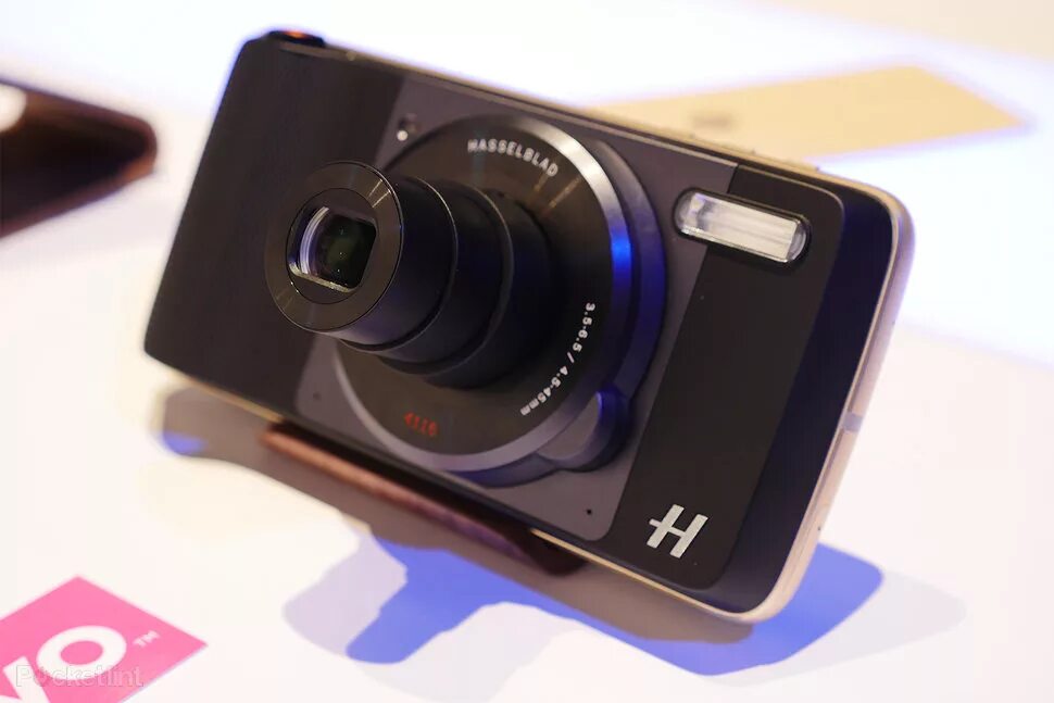 Китайский телефон камера. Lenovo Hasselblad true Zoom Moto Mod. Lenovo Hasselblad. Телефон с движной камерой. Телефон с выдвижной камерой.