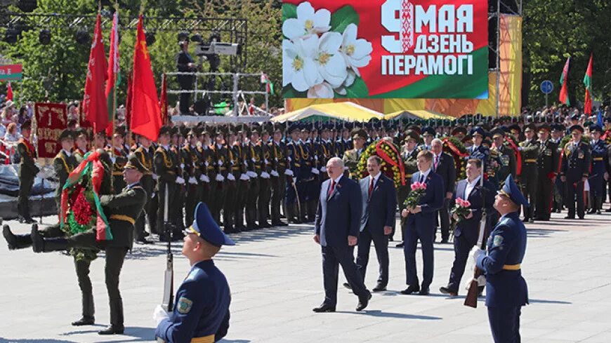 Парад в Белоруссии 9 мая. День Победы Беларусь фото. Лукашенко 9 мая фото. Салют Лукашенко. Годовщина беларусь