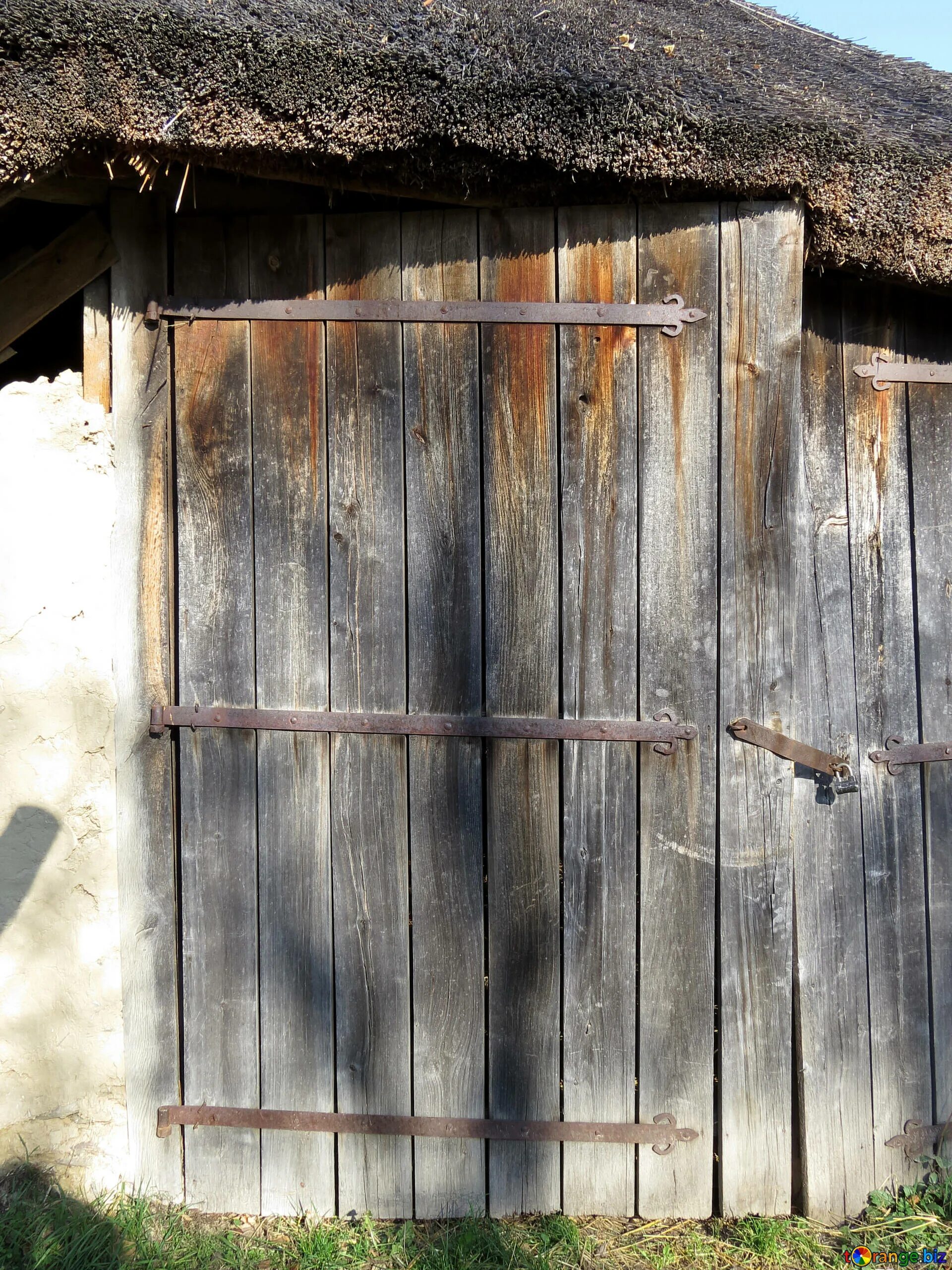 Painting For Home Decoration Barn doors sliding, Brick exterior house, Barn door