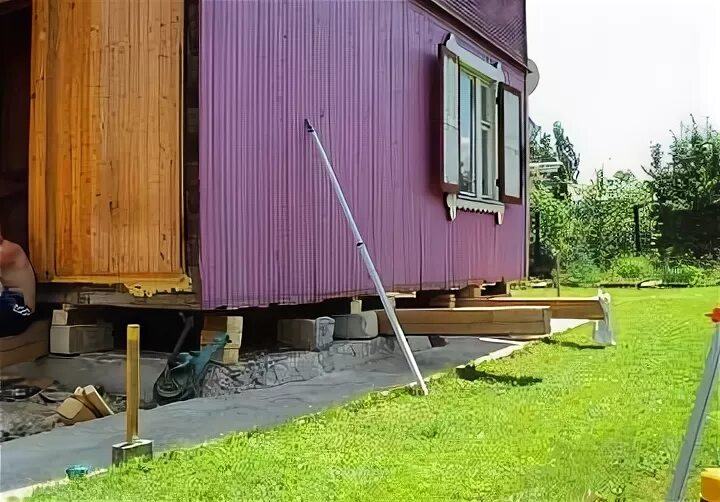 Как поднять бытовку. Домкрат для подъема деревянных домов. подъем бытовки домкратом. домкрат для поднятия бытовки. поднять бытовку домкратом.