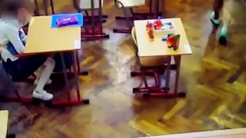 Учительница издевалась. Издевание над детьми в школе. дети издеваются над учителем. учительница издевалась над ребенком. издевательство над учительницей.