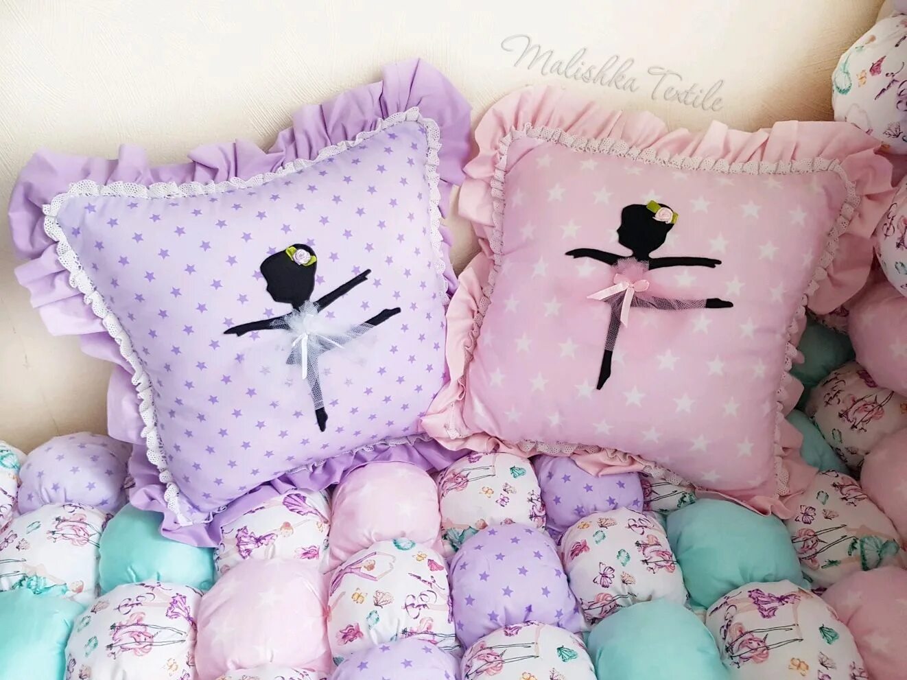 Подушки детям девочкам. Декоративные наволочки детские. Подушки детям девочкам. Игрушки для подушки. Декоративные подушки.