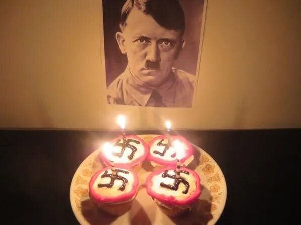 Др гитлера 21. День рождения Гитлера. Торт на день рождение Гитлера. 20 Апреля день рождения Гитлера.