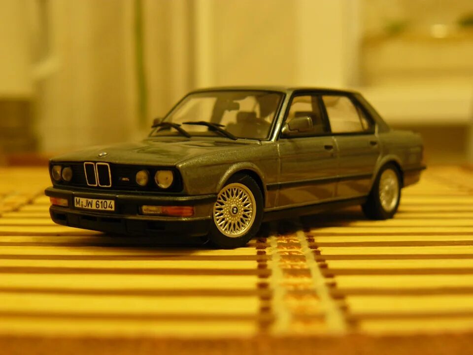 1 43 28. BMW e34 1/43. Модели БМВ e28. 1:43 BMW e30 седан. Модель БМВ е34.