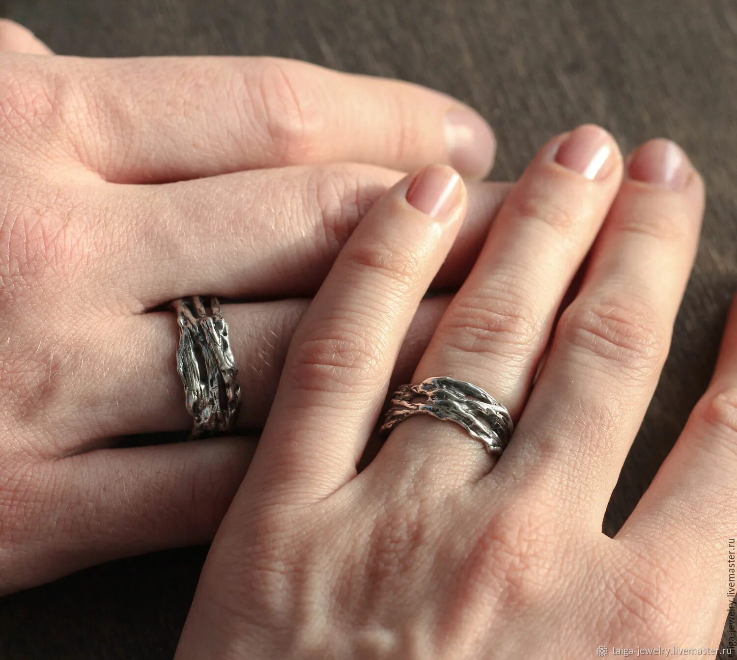 Можно ли серебряное обручальное кольцо. Моргенштерн кольцо обручальное. Обручальные кольца МОРГЕНШТЕРНА И Дилары. Необычные кольца. Необычные серебряные кольца.