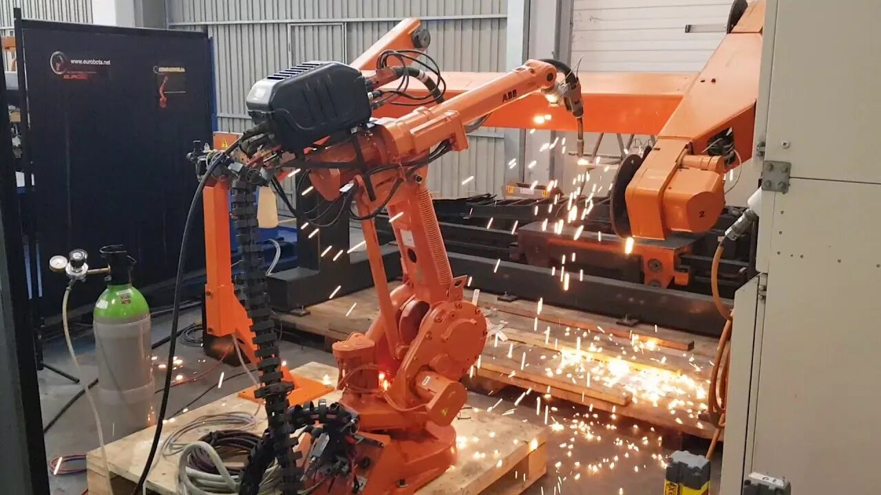 Промышленный робот мойщик. Abb irb 1400. манипулятор abb irb 6000. abb robot irb 2400. роботы abb irb 140.