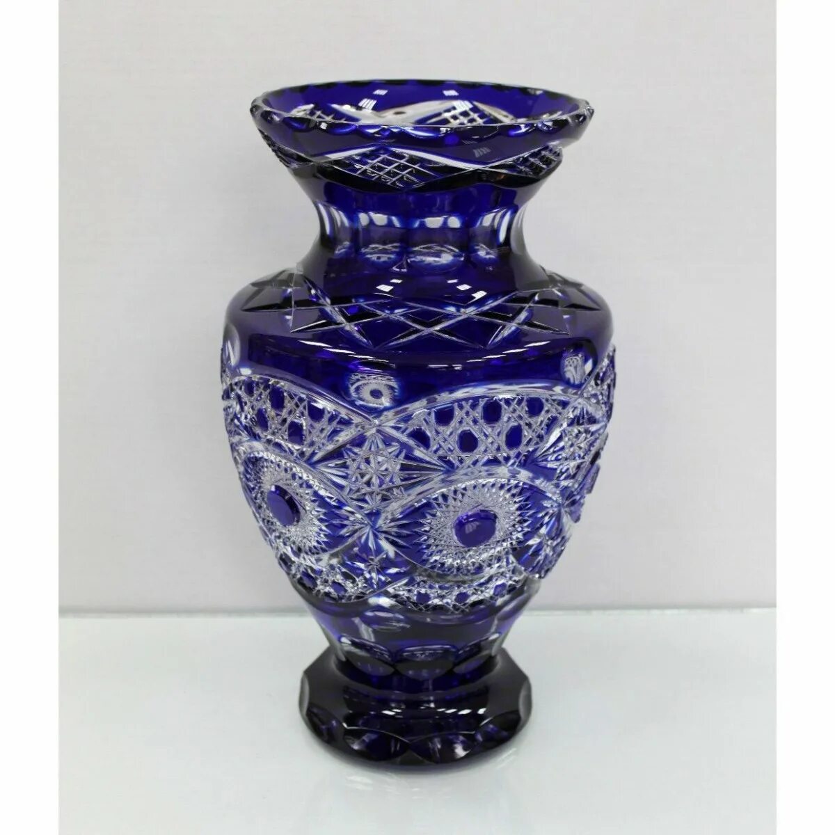 ваза синий хрусталь. ваза синий хрусталь. ладья хрусталь гусь хрустальный. лзхс хрусталь винтаж. ваза гусь хрустальный синяя.