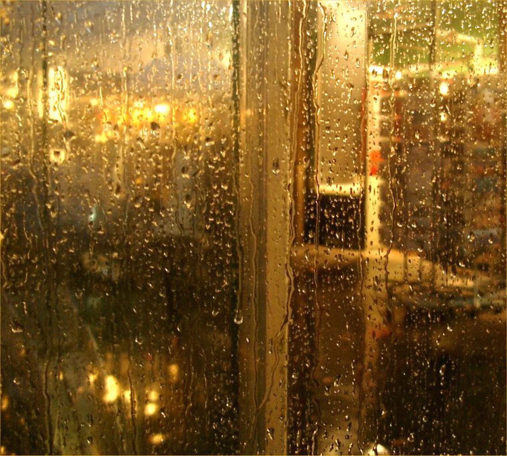 Ilgiz за окном дождь. Дождь в окне. Дождик на окно. Вид из окна дождь. Ливень за окном.