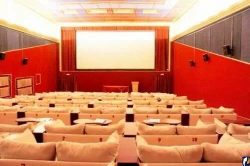 волшебный город калуга детский центр. кинотеатр победа чебоксары. кинотеатр смена красный зал. кинотеатры город псков. кинотеатр октябрь псков.