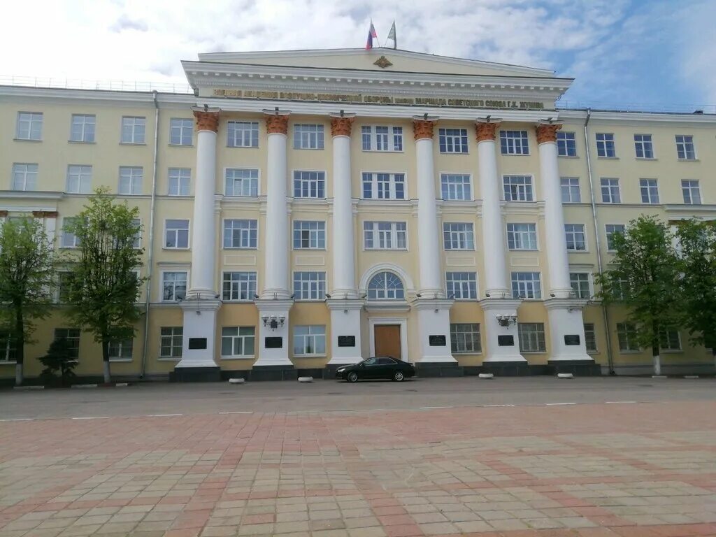 Тверь военная. Военная Академия Тверь. Тверь Военная Академия космической обороны. Академия Жукова Тверь. Военной Академии ВКО имени Маршала советского Союза г.к. Жукова.