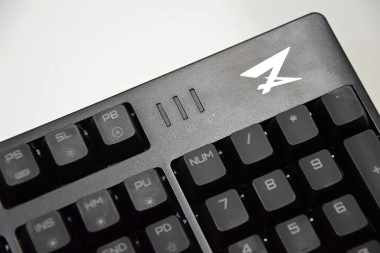 Не работает клавиатура zet gaming. Клавиатура зет. кнопка зет на клавиатуре. клавиатура immortality расположение клавиш игровая immortality. где находится zet на клавиатуре.