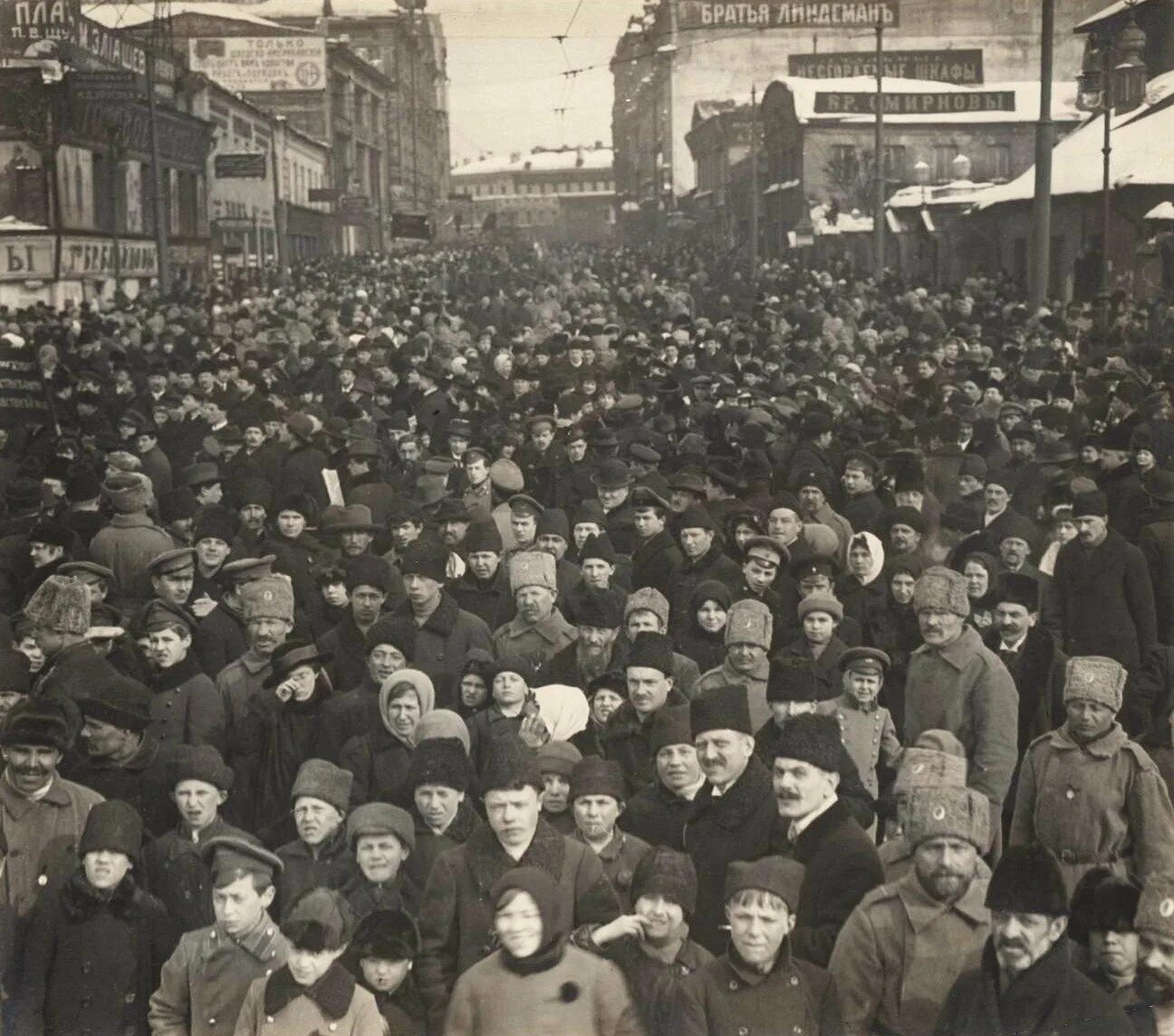 Б февральская революция. Февральская революция 1917. революция февраль 1917. 28 февральская революция 1917. февраль 1917 москва.