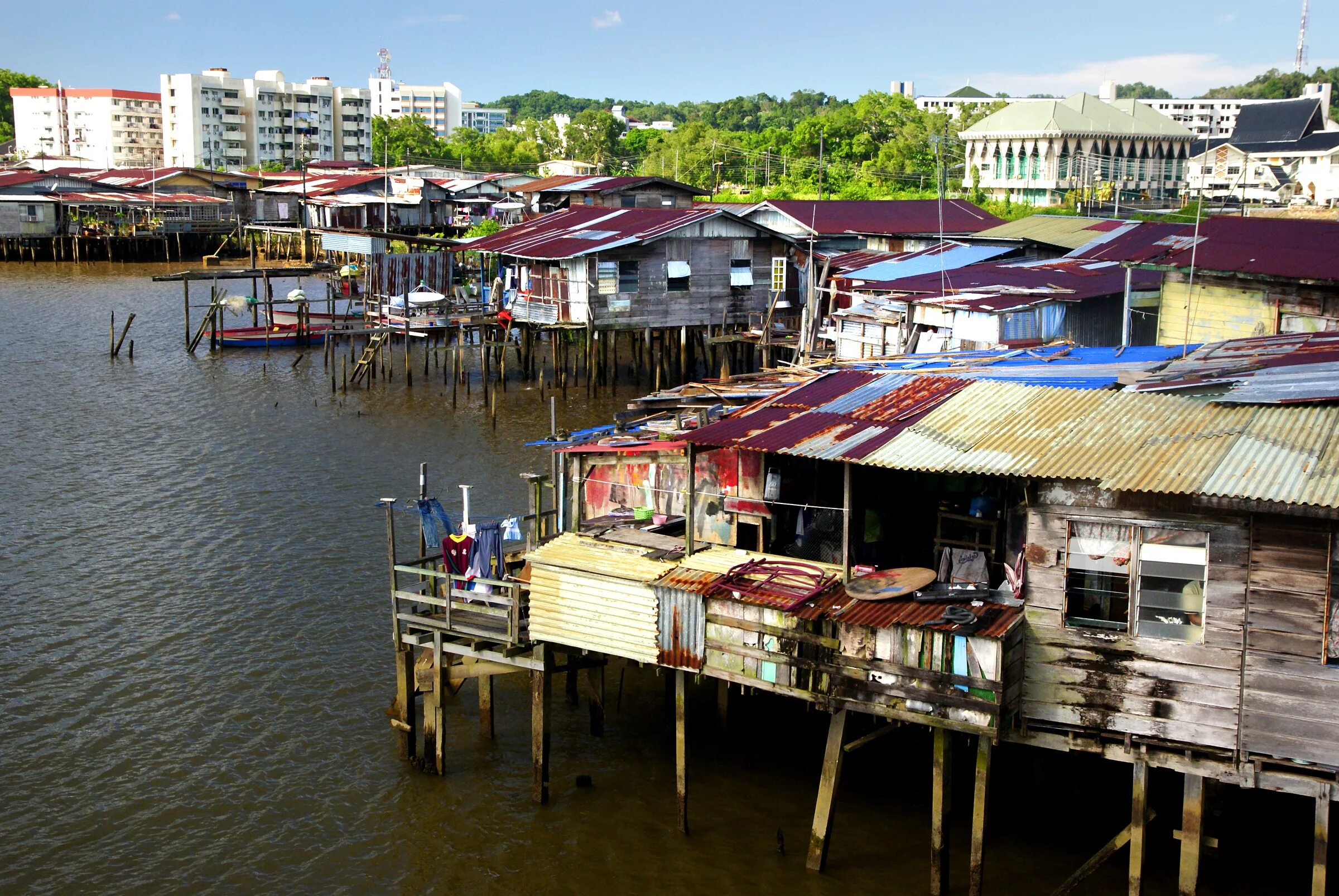 Water village. Деревня на воде Кампунг Айер. Бруней Кампонг-Айер. Кампонг деревня. Деревня на воде Кампунг Айер Бруней.