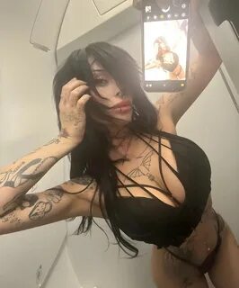 Slideshow brizombie nudes.