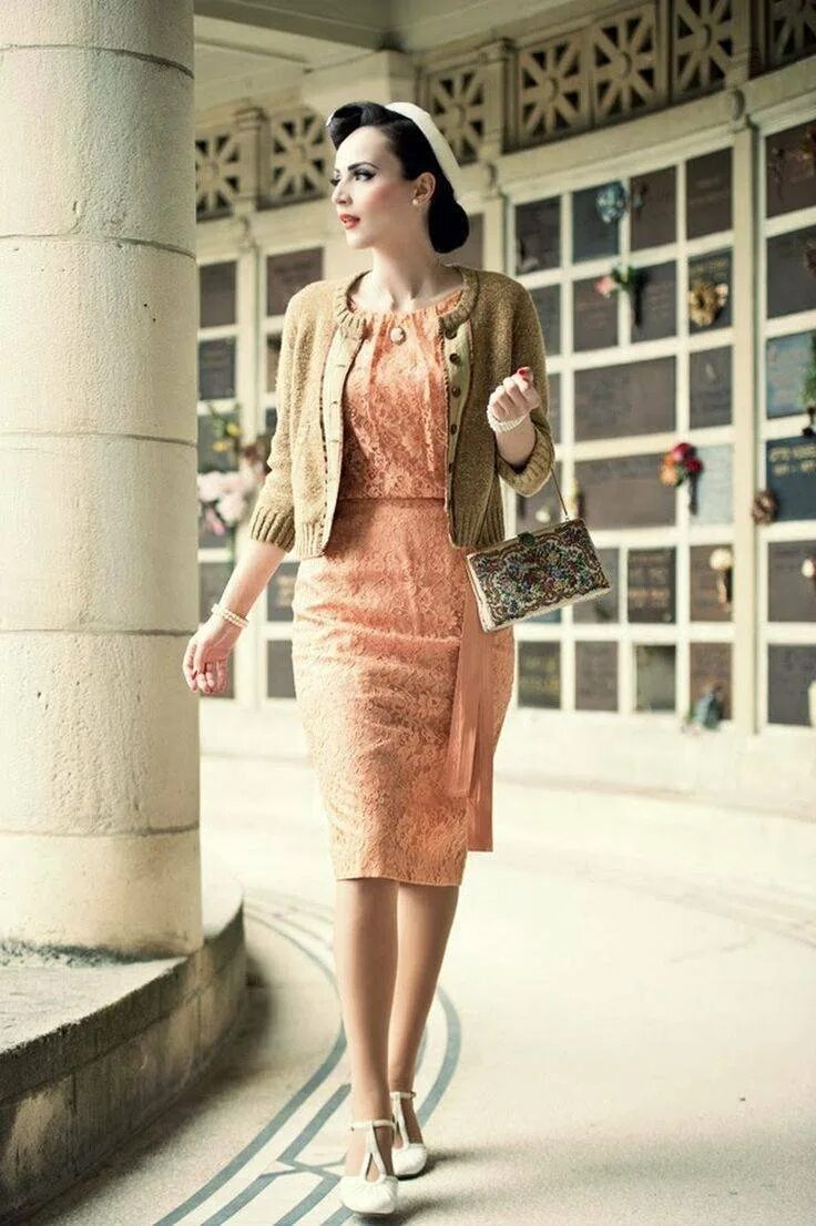 Платье в стиле ретро. Retro fashion. Retro fashion. Мода 1950-х. Retro fashion.
