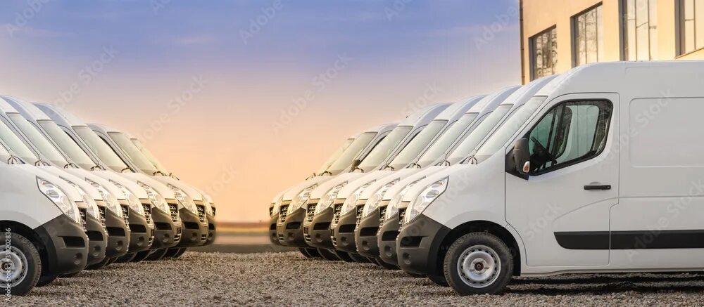 Грузовики в ряд. Коммерческий транспорт из японии. Fleet vehicle. Van transport. Fleet vehicle.