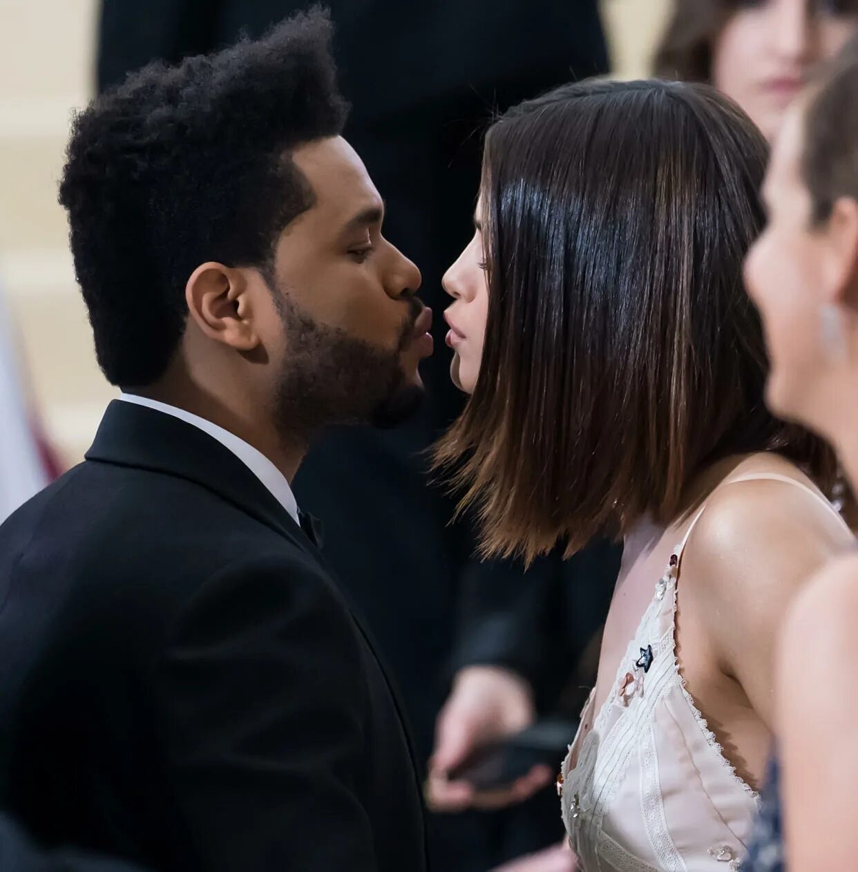 Weeknd selena. Weeknd selena