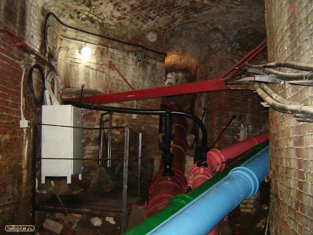 грот из труб для аквариума. Trixie грот мост 17см. грот трубы. водопровод петергофа. грот трубы.