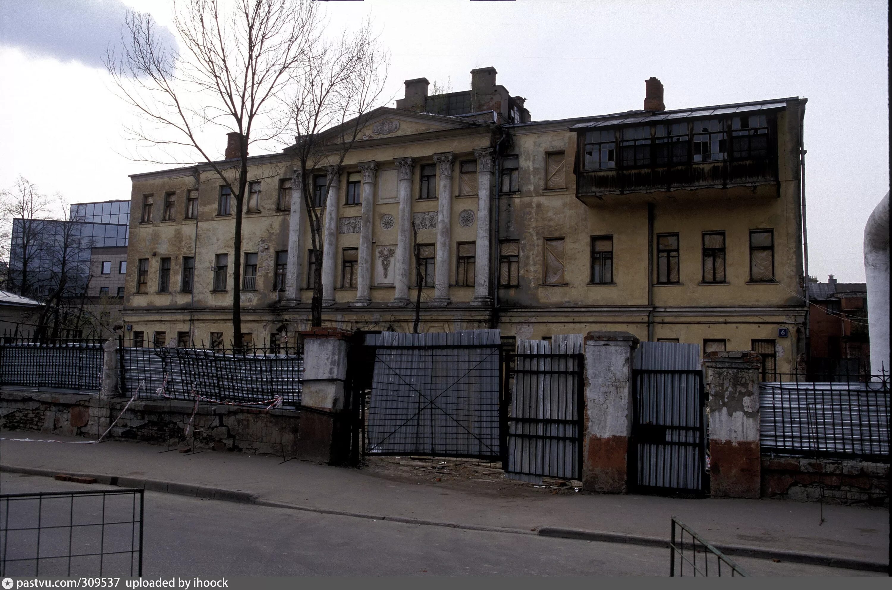 Большой саввинский переулок 2. Усадьба на большом Саввинском переулке. Усадьба большой Саввинский переулок 6. Б. Саввинский 2-4-6. Большой Саввинский переулок дом 2/4/6.