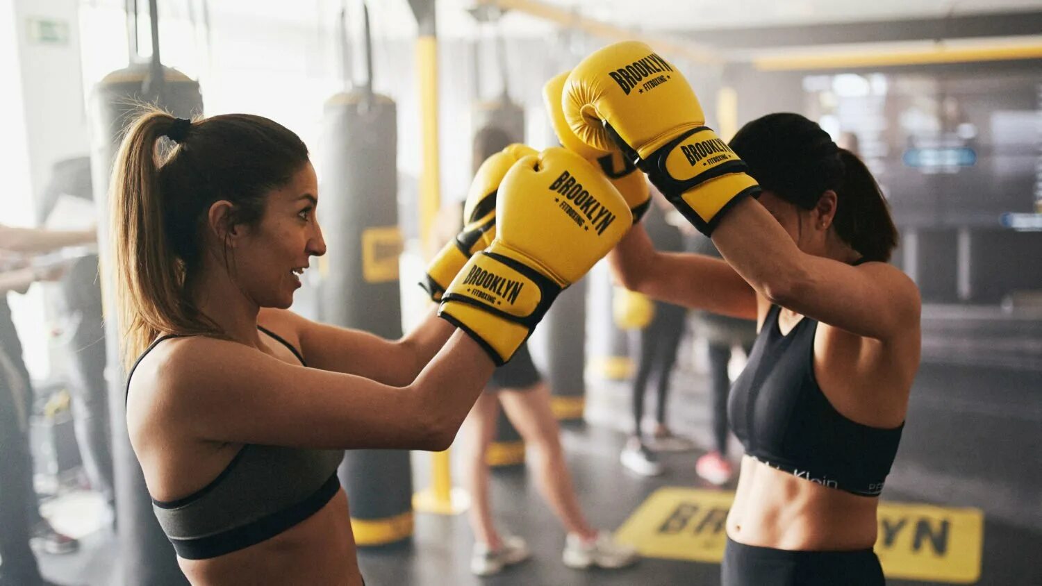 Боксер джессика вэй. Женский бокс. Екатерина думбрава кикбоксинг. Тайбокс попова галина. Камилла боксерша.