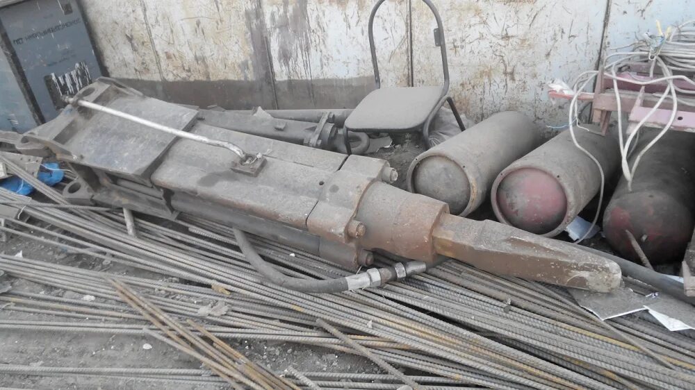 гидромолот гпм 300. мг 300. 500. гидромолот сп71 направляющие. гидромолот мг-300.