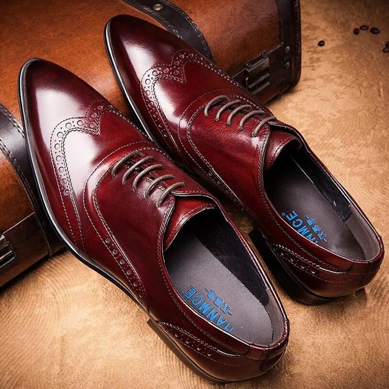 мужская обувь. дорогие мужские ботинки. оксфорды (oxford shoes) обувь 2021. мужская обувь реклама. дорогие мокасины мужские.