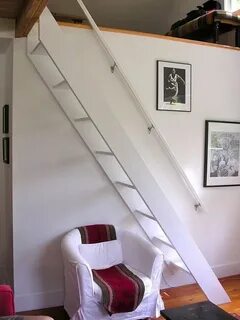 Лестница на чердак в частном доме