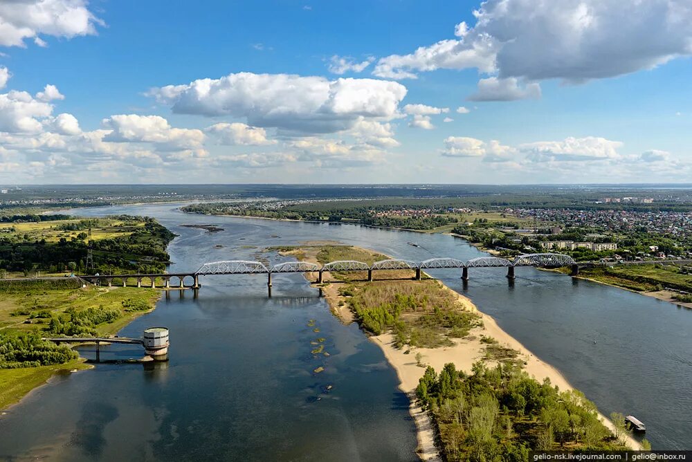 Обь село. Комсомольский мост в Новосибирске. Комсомольский ЖД мост в Новосибирске. Река Обь Новосибирск. Новосибирск река Обь мост.