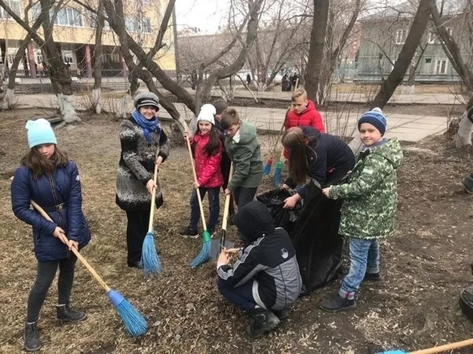 Субботник в подготовительной группе. Субботник уборка листьев в детском саду. Субботник телепередача. Можно ли убираться в родительский день