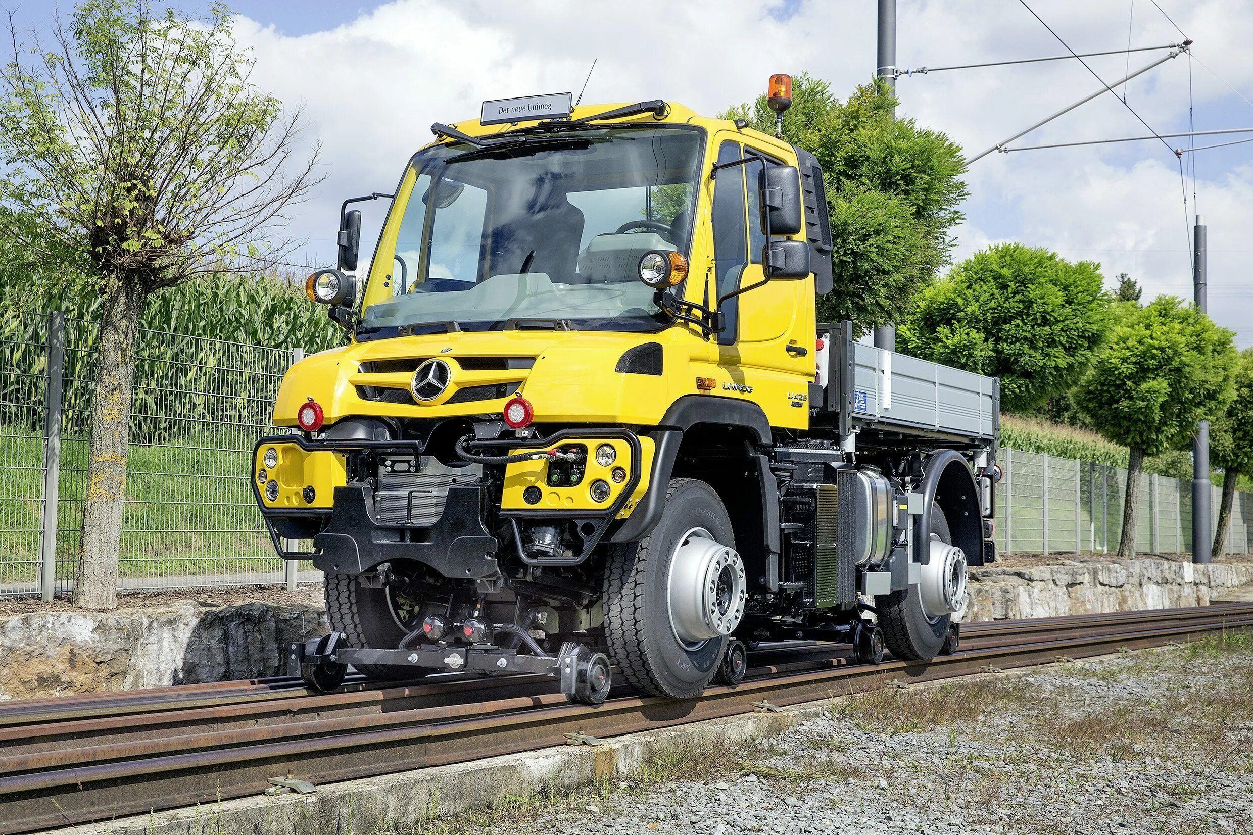 Mercedes-Benz Unimog u423t. Локомобиль Мерседес Unimog u423. Мерседес Бенц Унимог 423. Unimog Mercedes-Benz тягач. Грузовики на ходу