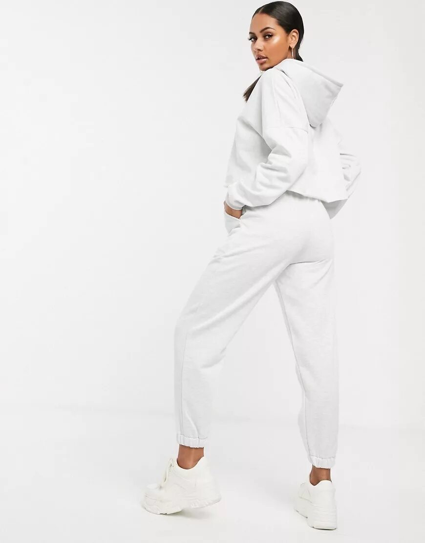 белые широкие штаны мужские. спортивные штаны бершка 2020 atlanta. белые штаны оверсайз. Oversize джоггеры asos. спортивные штаны оверсайз женские.