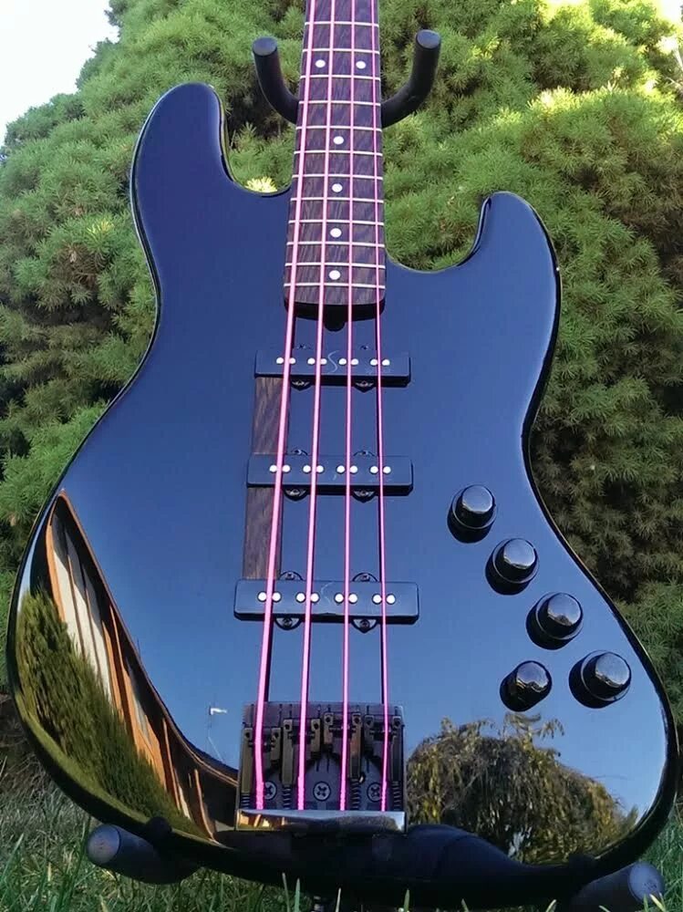 Гитара dream. Бас гитара кастом. warmoth bass. бас гитара мечты. making guitar.