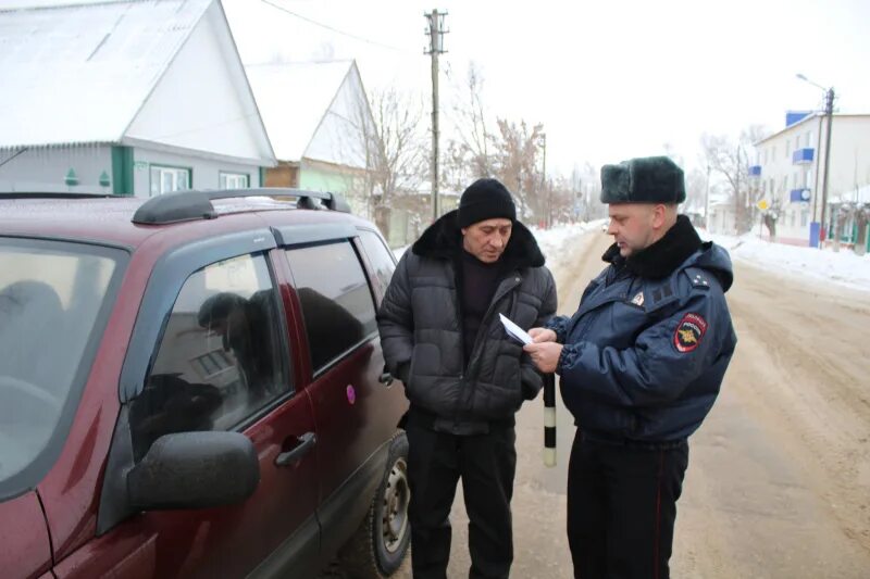 Сайт гибдд саратовской области. ДПС Петровск Саратовская область. Сотрудники ГАИ города Петровска Саратовской области. ГИБДД Петровск Саратовская область. Сотрудники ГИБДД по Петровскому району Саратовской области.