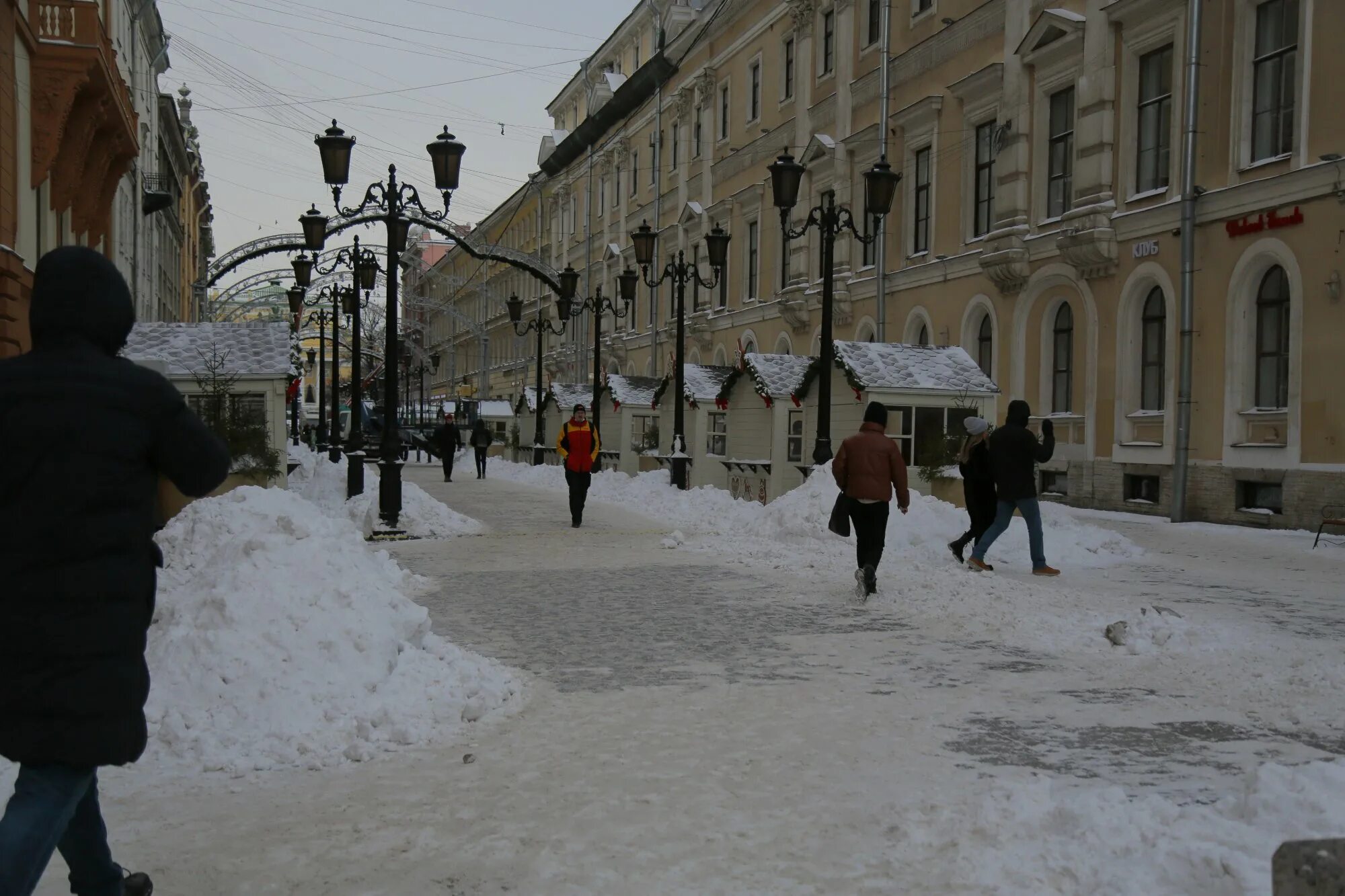 Спб в декабре. Заснеженный Питер. Снег в городе. Снег в Петербурге. Снег в России.