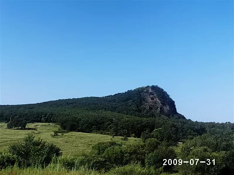 Сопка шапка. Сопка сенькина шапка. гора сенькина шапка приморский край.