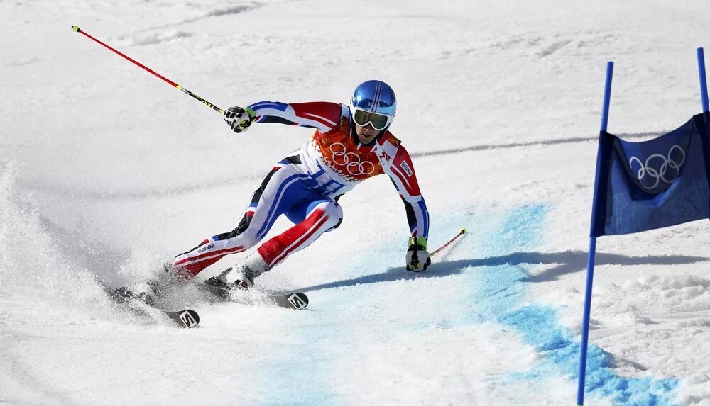 Лыжный спорт в олимпийском движении. Зимние виды спорта слалом. Слалом (горнолыжный спорт). Слалом лыжные гонки. Лыжи для слалома.
