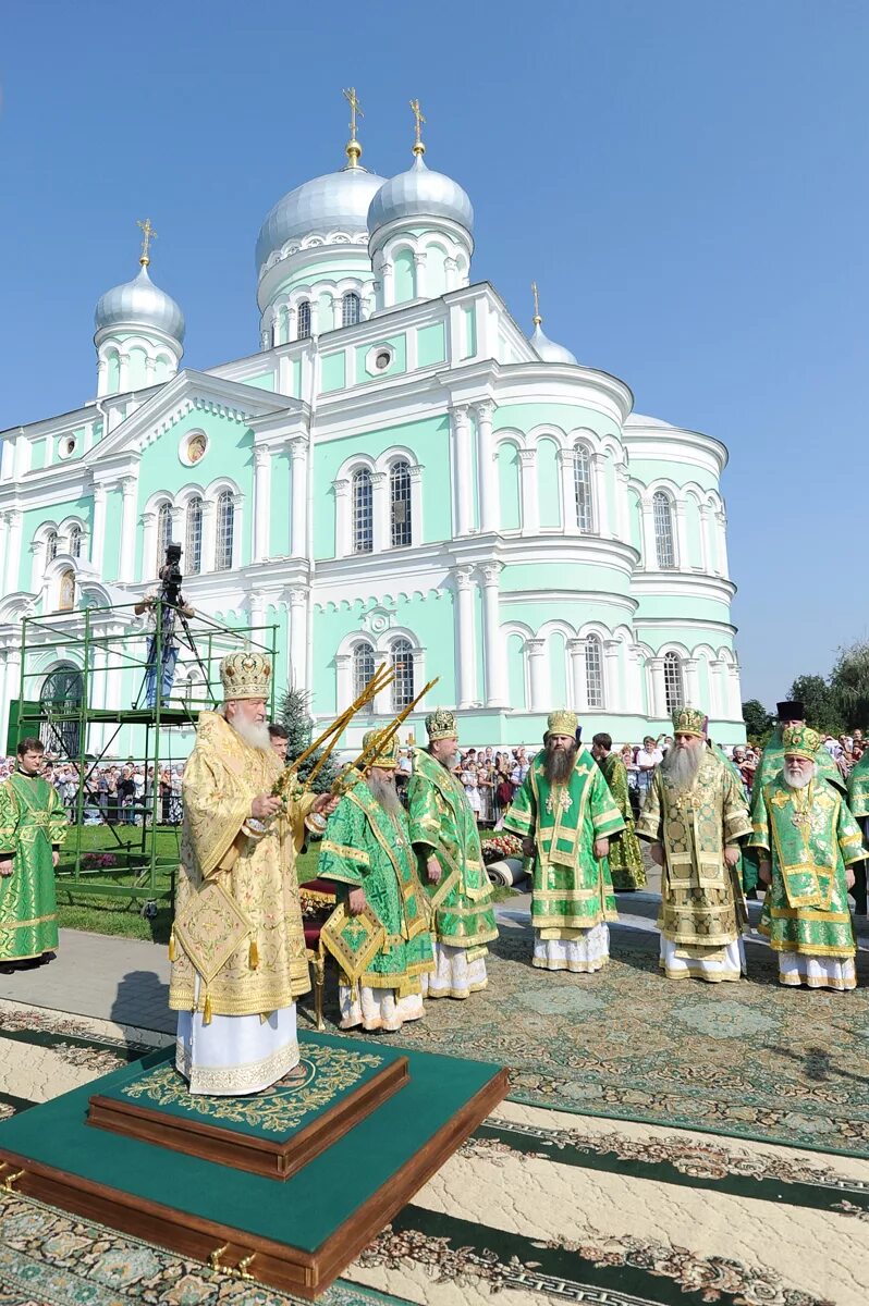 Храм в дивеево саровского. Храм в дивеево саровского. Серафим саровский монастырь дивеево. Храм в дивеево серафима саровского. Храм в дивеево саровского.