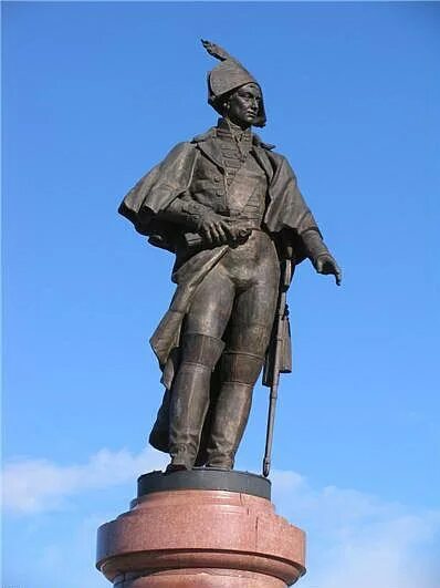 Памятник николаю резанову. Памятник николаю резанову в красноярске на карте. Памятник резанову николаю петровичу красноярск. Памятник резанову. Памятник резанову.