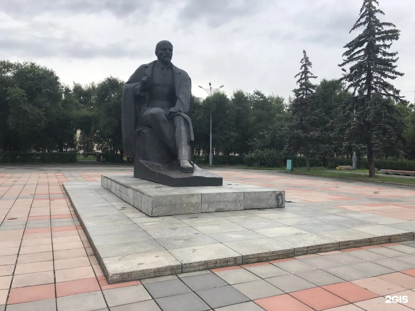 Памятники абакан. Абакан скульптура ленина. Мемориальный комплекс на самохвале в абакане. Скульптура квартет абакан. Пушкинский сквер абакан.