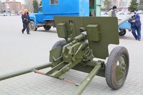 Из орудия установленного