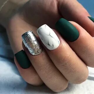 Зелено серебристый маникюр