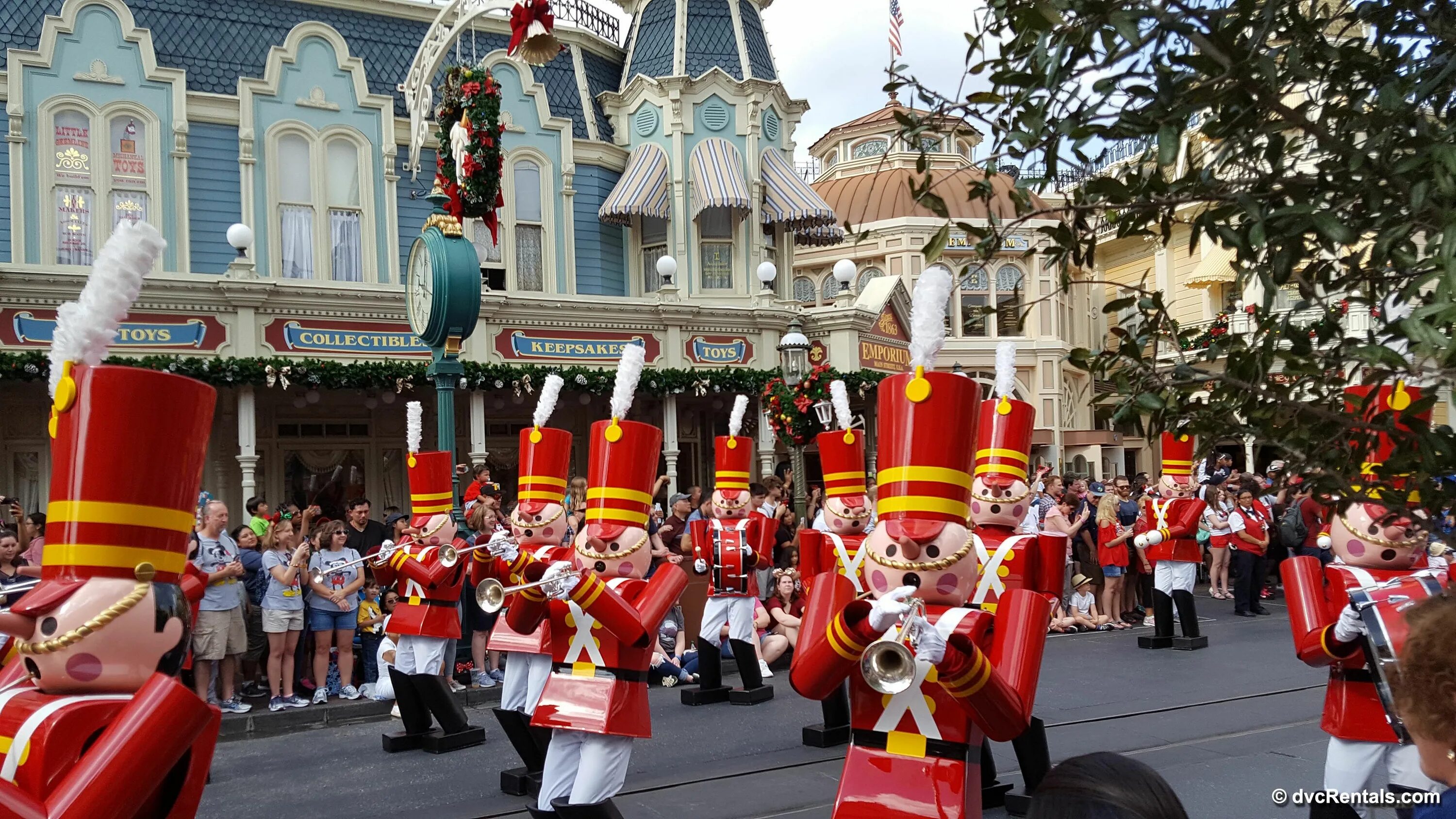 Парад принцесс в диснейленде. Фестиваль диснейленд. 90s disney parks parades ftw news. Parade world. Парад на рождество в диснейленде.