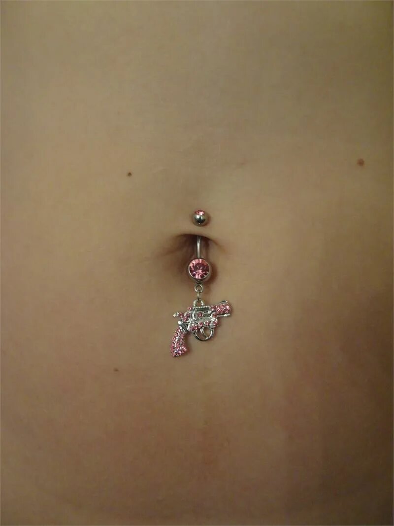 Розовый пирсинг. Пинк пирсинг. красивый пирсинг на лобке. belly button black pink.