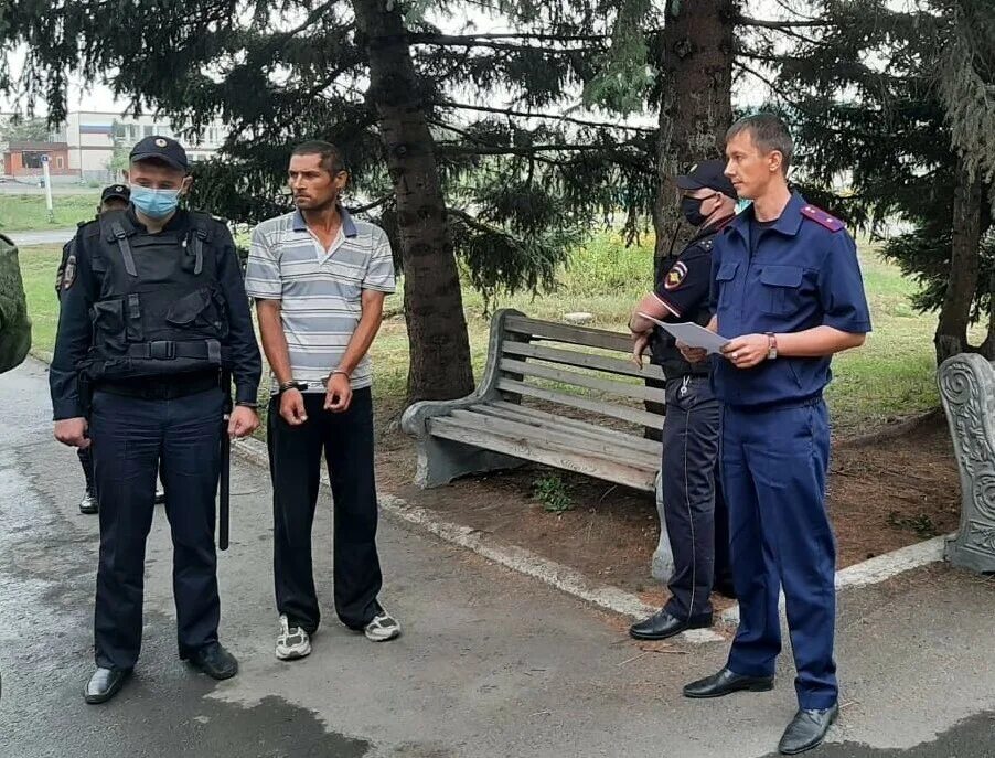 Олег лавкин похититель бийск. Дети обвиняемого. Олег лавкин похититель. 20 лет строгого режима. Уголовное дело суд.