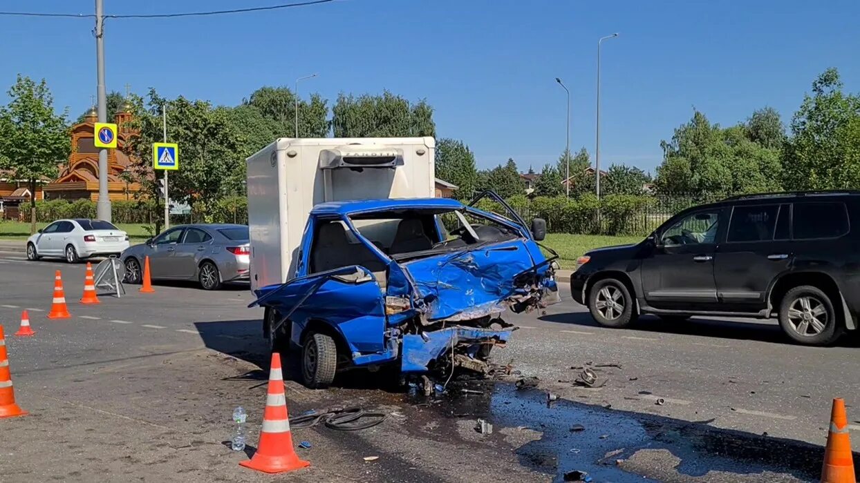 дтп 4 июня 2024. набережные челны авария чайзер. дтп 4 июня 2024. дтп 4 июня 2024. дтп 4 июня 2024.