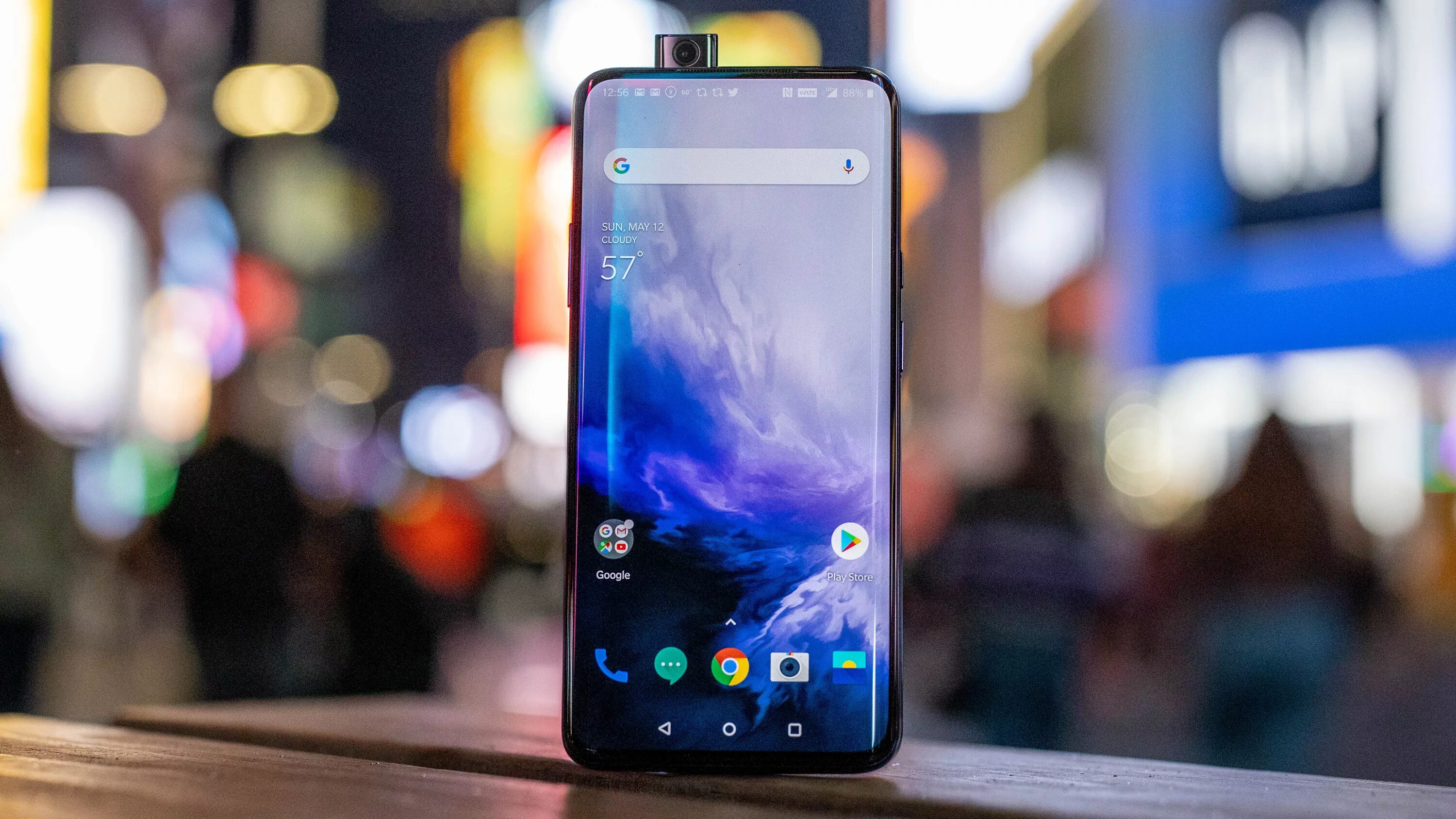 One plus 12 дата выхода. Два смартфона. one plus 8t pro. oneplus смартфоны несколько моделей. oneplus 7 pro обзор.