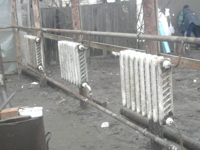 Сварка труб отопления электросваркой технология. Как сварить отопление. Отопление в частном доме стальными трубами. Сварка труб отопления. Сварка батарей отопления.