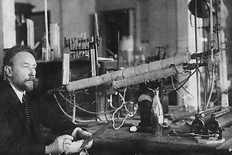Первая искусственно полученная. Лебедев Химик. Лебедев синтетический каучук 1927.