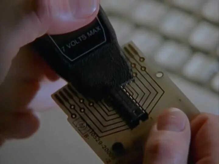 Микроробот жук. Электронные жучки игрушка. Робот жук с пультом управления игрушка. Жук игрушка. Электронные жучки.