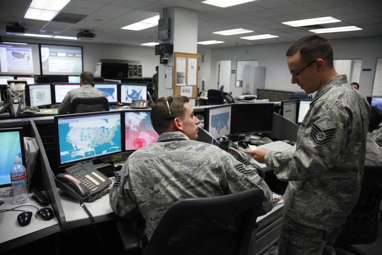 Компьютерные войска. Американские кибервойска. Военный хакер. Спецслужбы НАТО. Военные аналитики россии